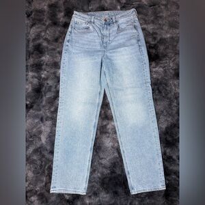 American Eagle Mom Straight Jeans